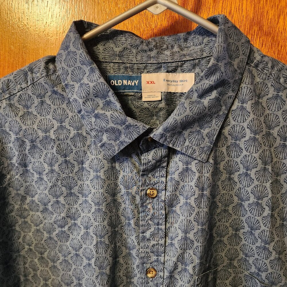 Men's 2XL Old Navy Blue Seashell Print Short Sleeve Button Down Shirt
